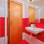 1 Bedroom Stunning In דירה קרס